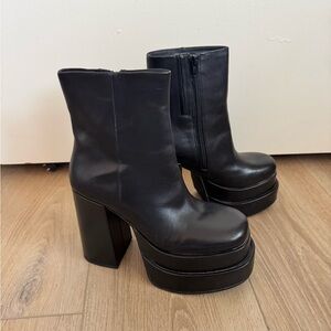 Steve Madden Cobra Black Platform Ankle Boots